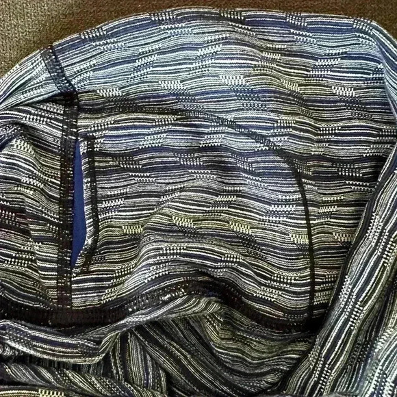 Lululemon Wunder Under Crop High Rise Blue Multi Coloured Stripe Size 6  Luon - Picture 9 of 10